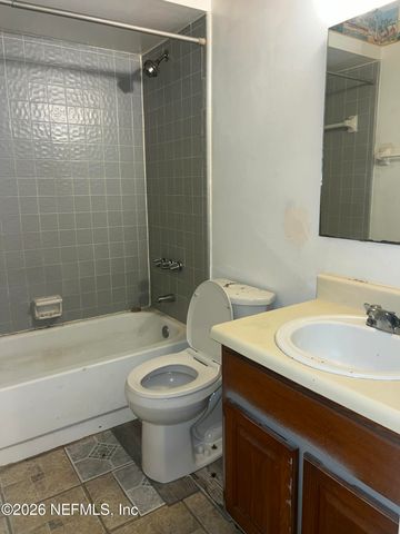 7626 MELISSA Court N, Jacksonville, FL 32210