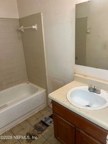 7626 MELISSA Court N, Jacksonville, FL 32210