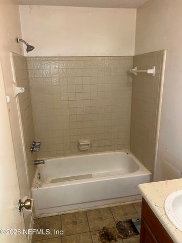 7626 MELISSA Court N, Jacksonville, FL 32210