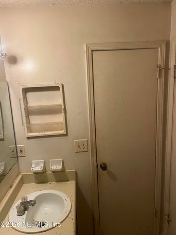 7626 MELISSA Court N, Jacksonville, FL 32210