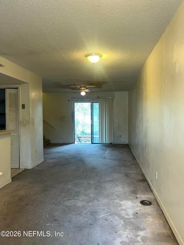 7626 MELISSA Court N, Jacksonville, FL 32210