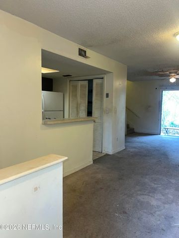 7626 MELISSA Court N, Jacksonville, FL 32210