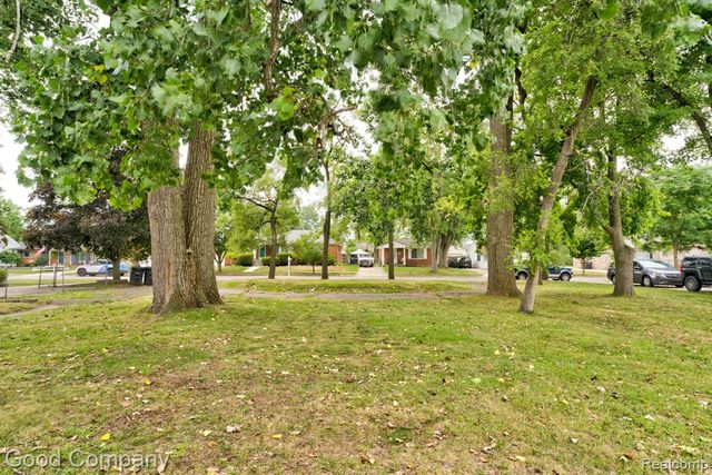 11700 Cavell Street, Livonia, MI 48150
