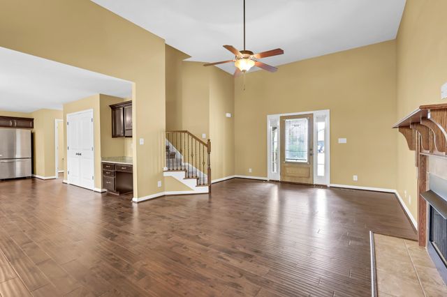 992 Dwight Eisenhower Way, Clarksville, TN 37042
