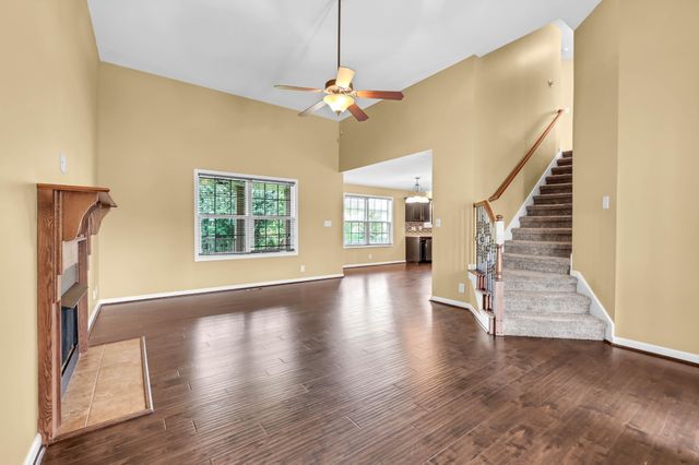 992 Dwight Eisenhower Way, Clarksville, TN 37042