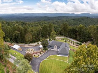 161 Birchwood Drive, Hendersonville, NC 28739