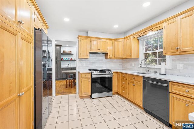 82 Van Horn Street, Demarest, NJ 07627