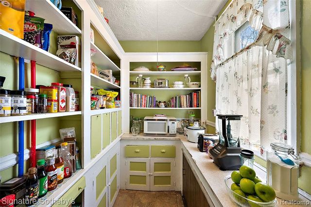 1731 Helen Street, Detroit, MI 48207