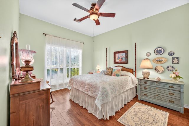 672 County Road 447, Waelder, TX 78959