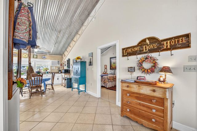 672 County Road 447, Waelder, TX 78959