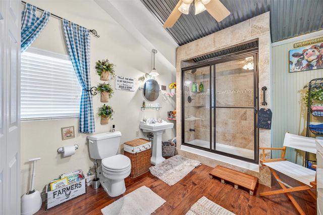 672 County Road 447, Waelder, TX 78959