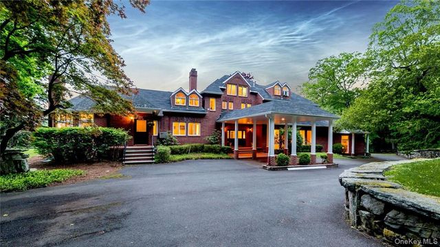 262 Tuxedo Road, Tuxedo Park, NY 10987