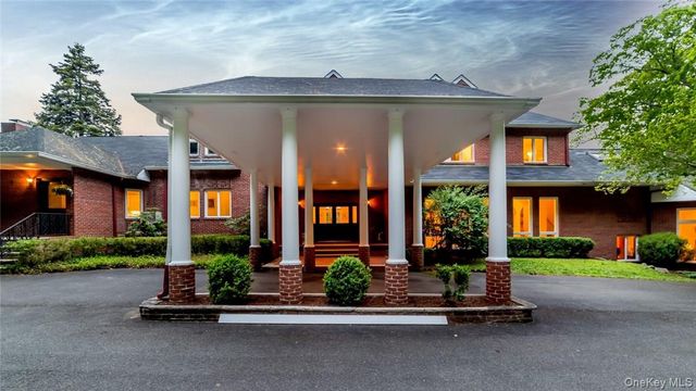 262 Tuxedo Road, Tuxedo Park, NY 10987