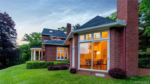 262 Tuxedo Road, Tuxedo Park, NY 10987