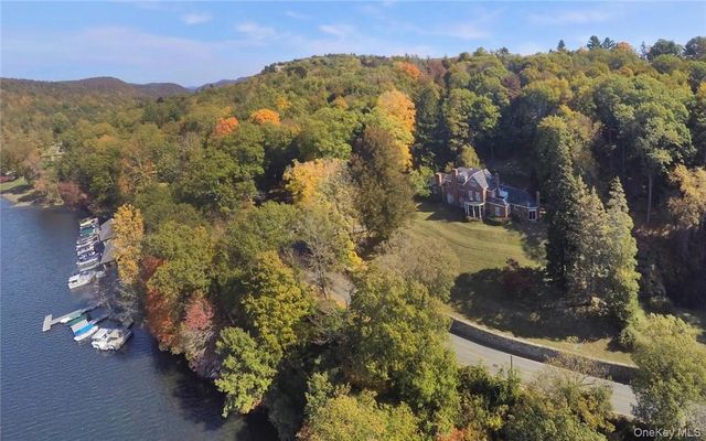 262 Tuxedo Road, Tuxedo Park, NY 10987