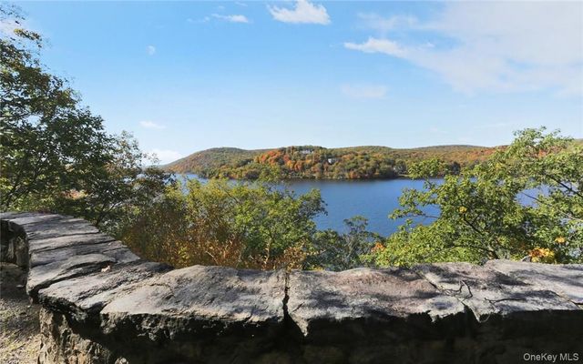262 Tuxedo Road, Tuxedo Park, NY 10987