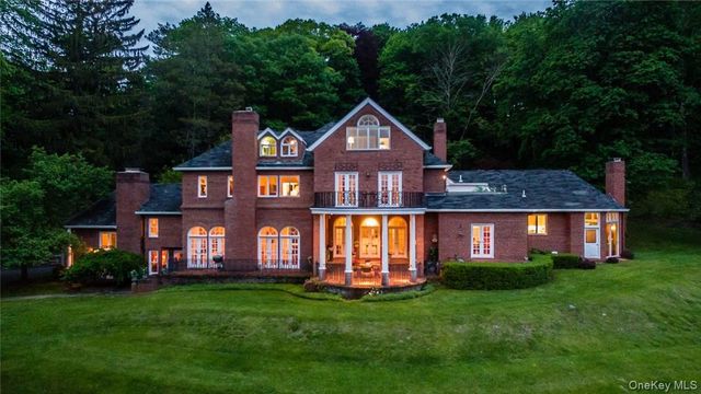262 Tuxedo Road, Tuxedo Park, NY 10987