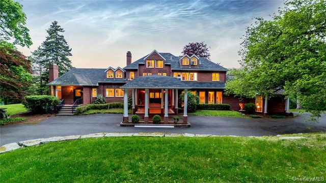 262 Tuxedo Road, Tuxedo Park, NY 10987