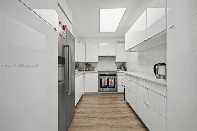 10000 W Bay Harbor Dr 303, Bay Harbor Islands, FL 33154