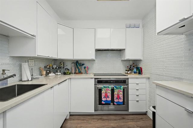 10000 W Bay Harbor Dr 303, Bay Harbor Islands, FL 33154