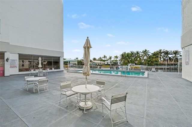 10000 W Bay Harbor Dr 303, Bay Harbor Islands, FL 33154