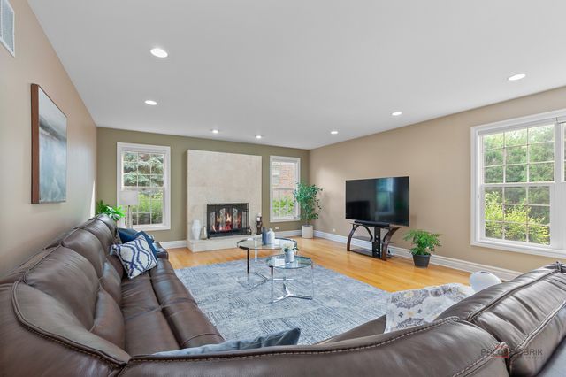 312 Camargo Court, Vernon Hills, IL 60061