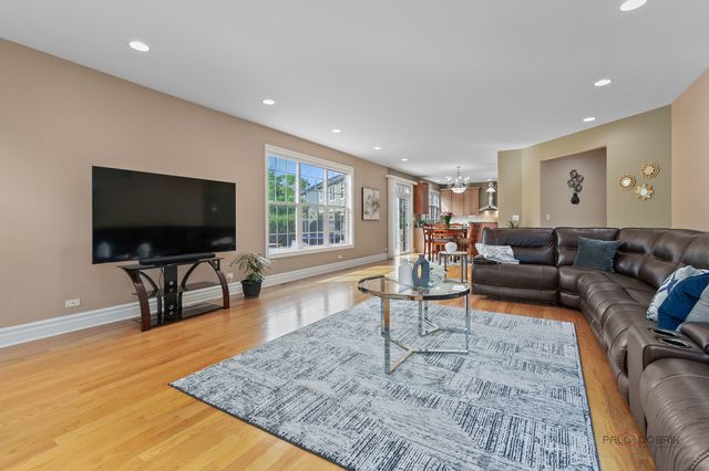 312 Camargo Court, Vernon Hills, IL 60061