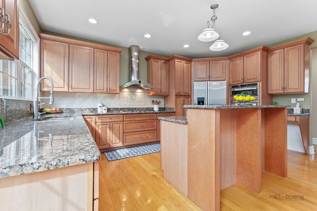 312 Camargo Court, Vernon Hills, IL 60061