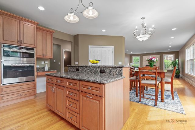 312 Camargo Court, Vernon Hills, IL 60061
