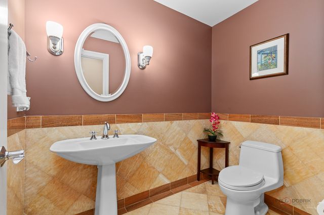 312 Camargo Court, Vernon Hills, IL 60061