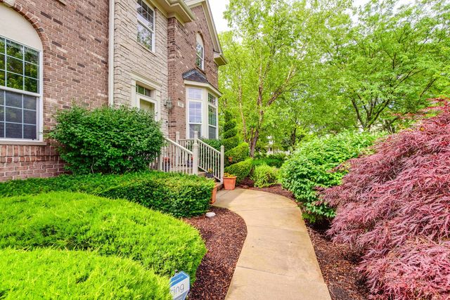 312 Camargo Court, Vernon Hills, IL 60061