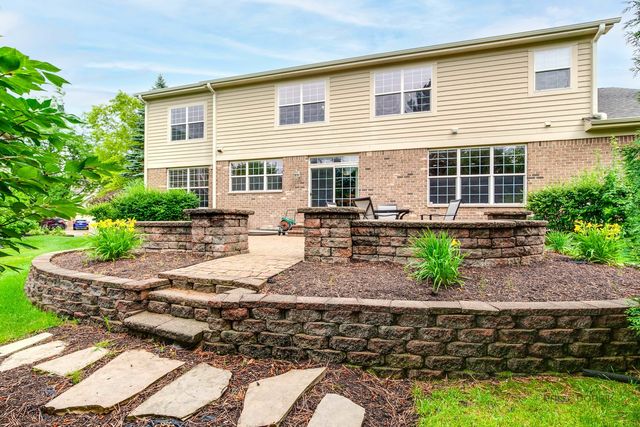 312 Camargo Court, Vernon Hills, IL 60061