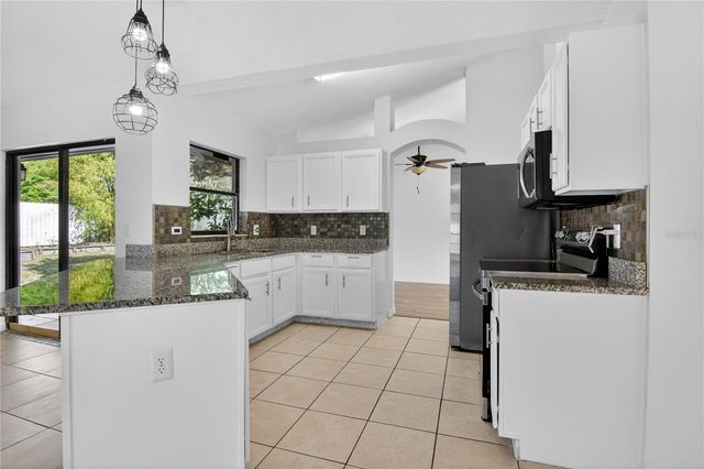 2075 HEDGEROW CIRCLE, Ocoee, FL 34761