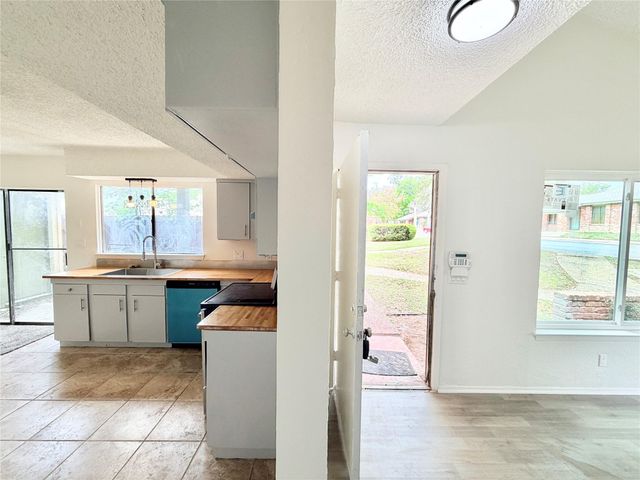 9623 Covey Ridge LN, Austin, TX 78758