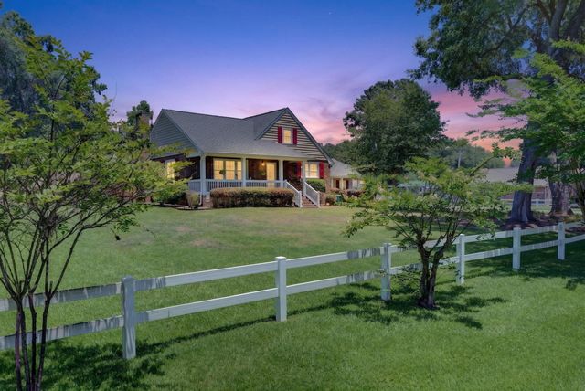 1335 Dennis Boulevard, Moncks Corner, SC 29461