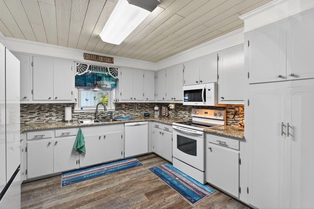 1335 Dennis Boulevard, Moncks Corner, SC 29461