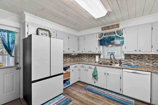 1335 Dennis Boulevard, Moncks Corner, SC 29461