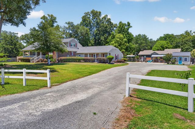 1335 Dennis Boulevard, Moncks Corner, SC 29461