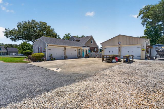 1335 Dennis Boulevard, Moncks Corner, SC 29461