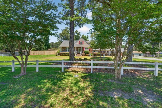 1335 Dennis Boulevard, Moncks Corner, SC 29461