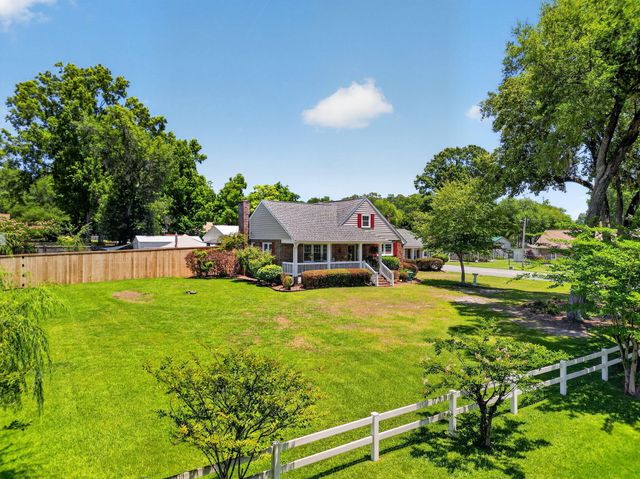 1335 Dennis Boulevard, Moncks Corner, SC 29461