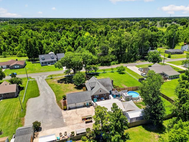 1335 Dennis Boulevard, Moncks Corner, SC 29461