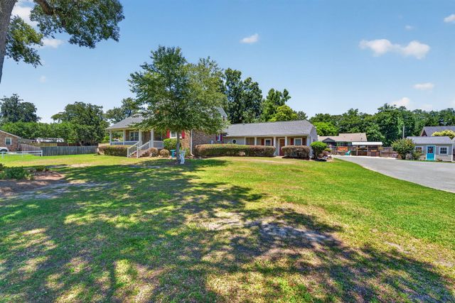 1335 Dennis Boulevard, Moncks Corner, SC 29461