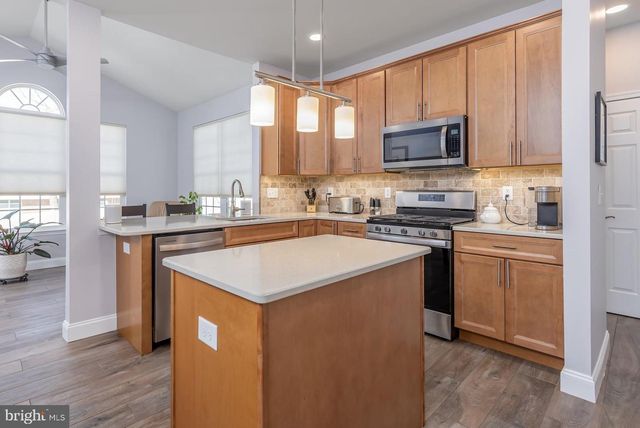 633 WORCESTER DR, West Deptford, NJ 08086