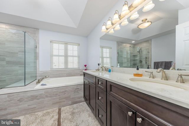 633 WORCESTER DR, West Deptford, NJ 08086