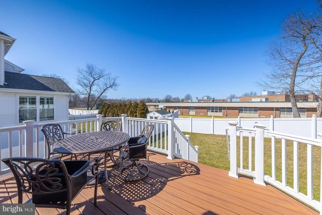 633 WORCESTER DR, West Deptford, NJ 08086