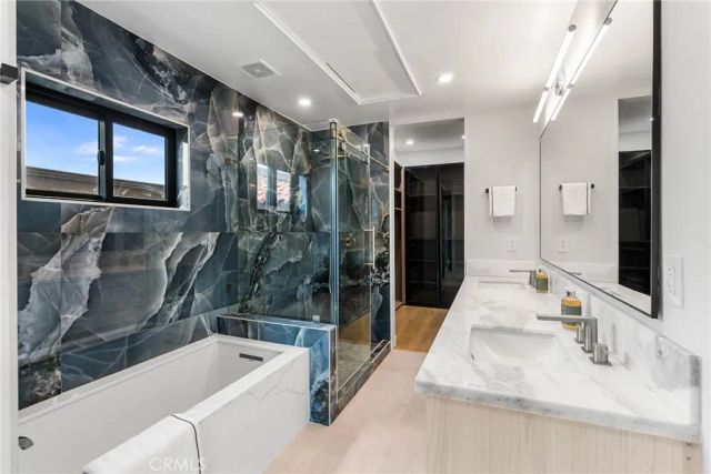424 20th, Huntington Beach, CA 92648