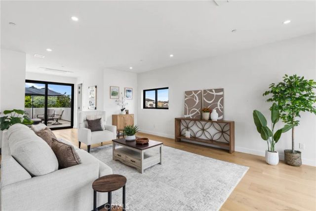 424 20th, Huntington Beach, CA 92648