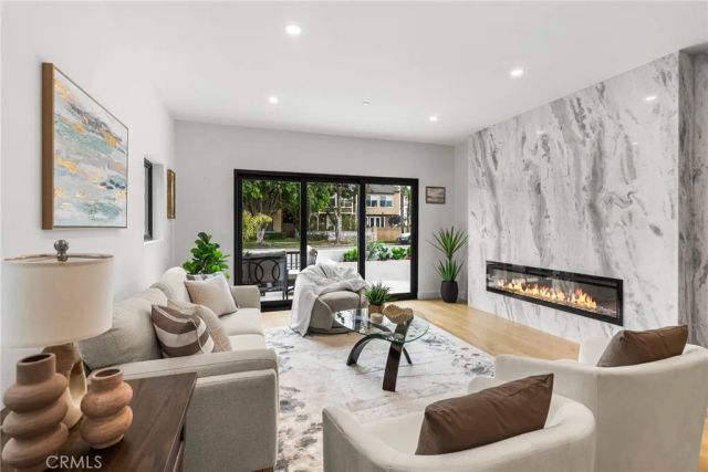 424 20th, Huntington Beach, CA 92648