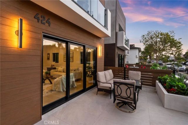 424 20th, Huntington Beach, CA 92648